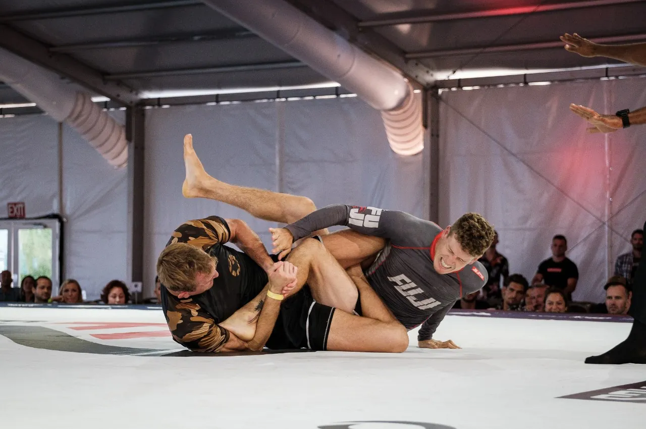 Entraînement gi et sans gi en Master Cycle chez Gracie Jiu-Jitsu St-Nicolas